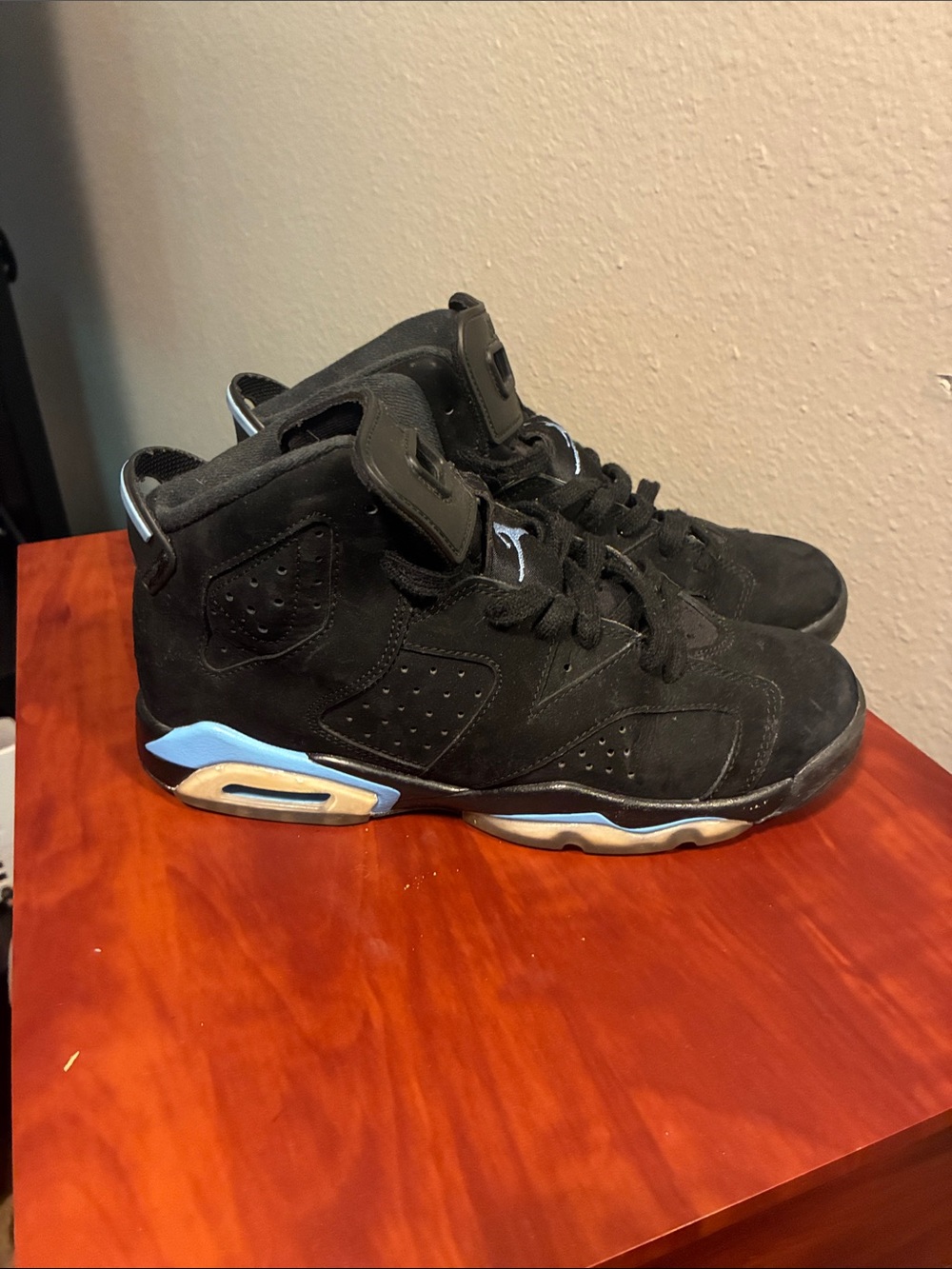 Jordan 6 retro unc size 7Y